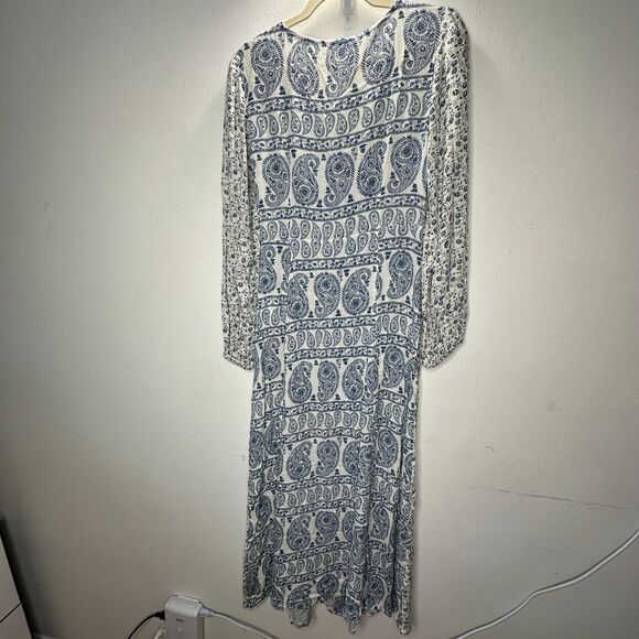 Stradivarius Off White & Blue Floral Paisley Print Long Sleeve V-Neck Maxi Dress - Picture 11 of 16